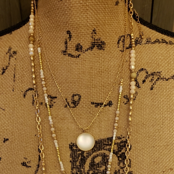 NWT GOLD-TONE BEADED LAYERED NECKLACE - Picture 8 of 13